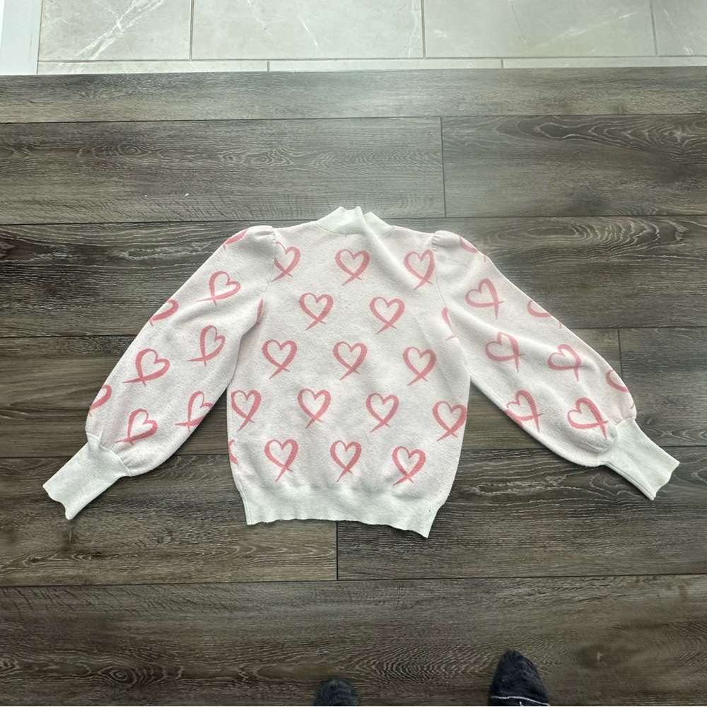 RW&CO. Pink Heart Patterned Sweater/ woman’s size M 🌞Sale 3 for $15